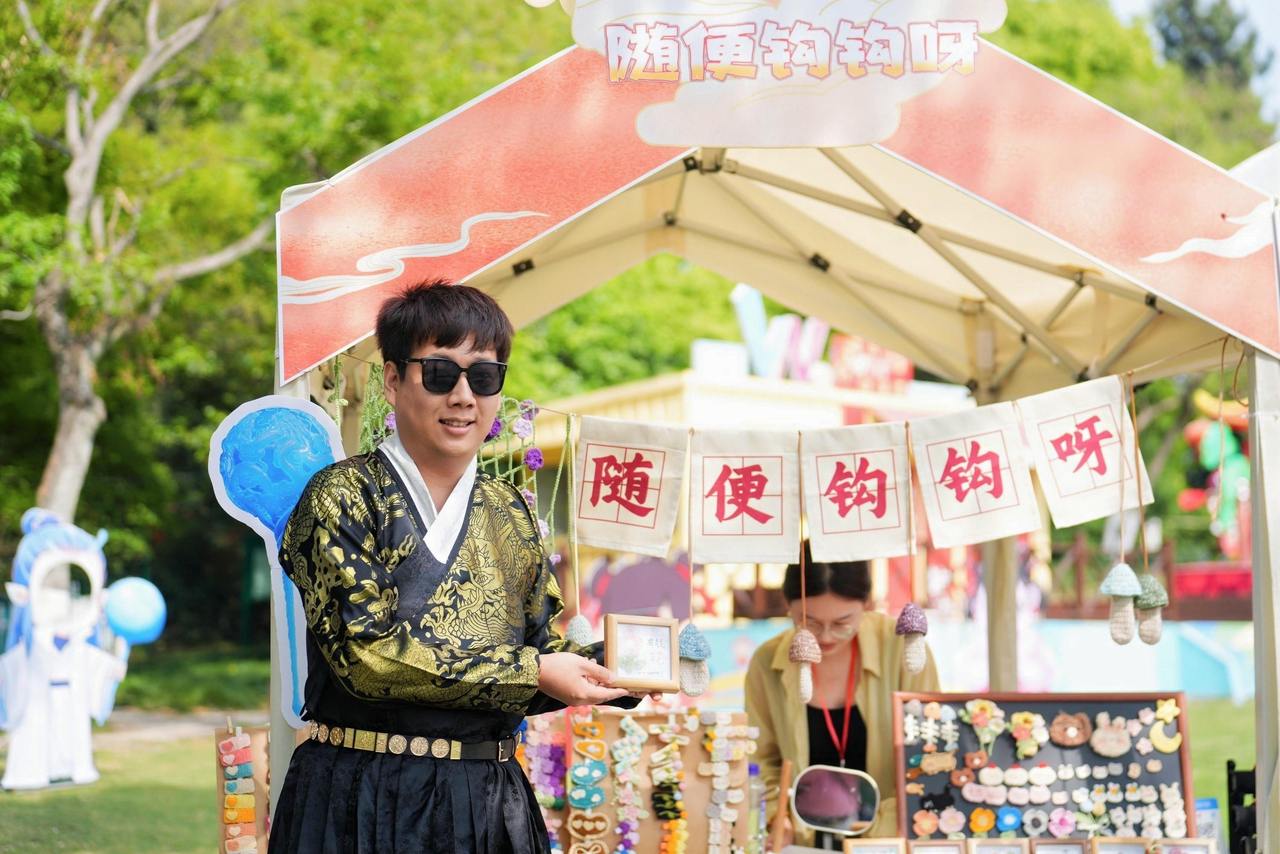 一场国潮嘉年华引万人探寻：哪吒究竟在哪闹海？