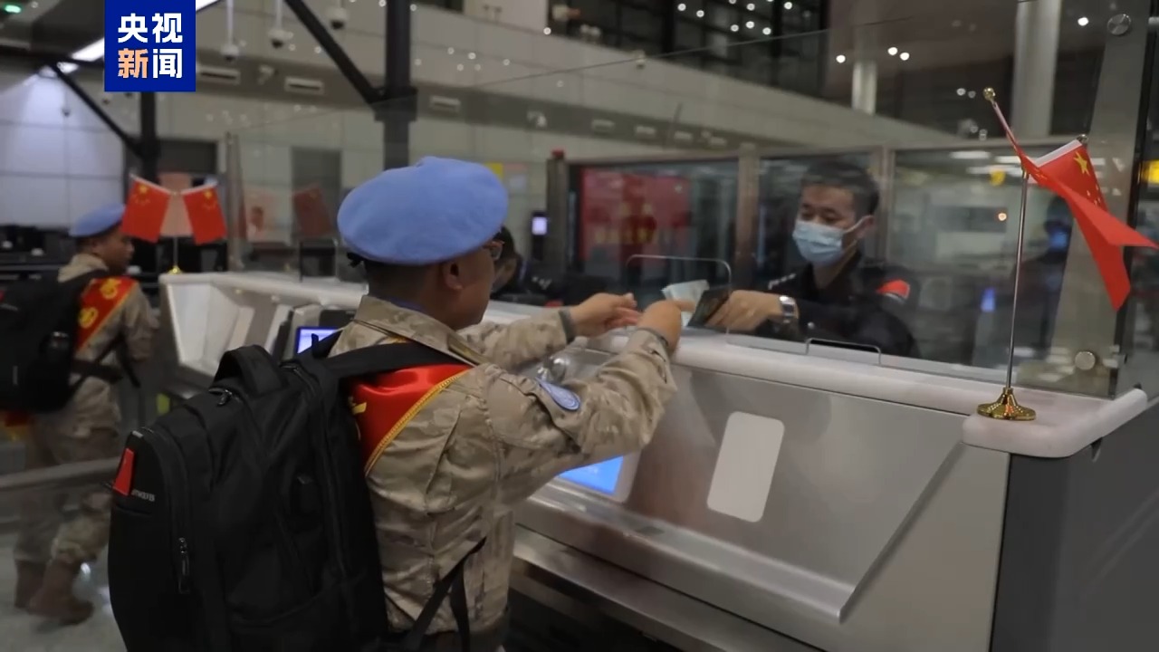 中国第十五批赴南苏丹（瓦乌）维和部队出发