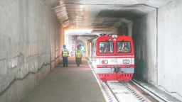 合肥新桥机场S1线“长轨贯通”