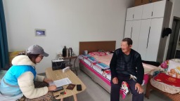 张掖山丹：“轮椅行动”是孝心最美的模样
