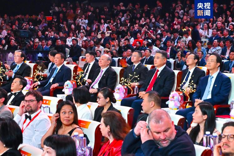 光影耀京华！第十六届北京国际电影节开幕
