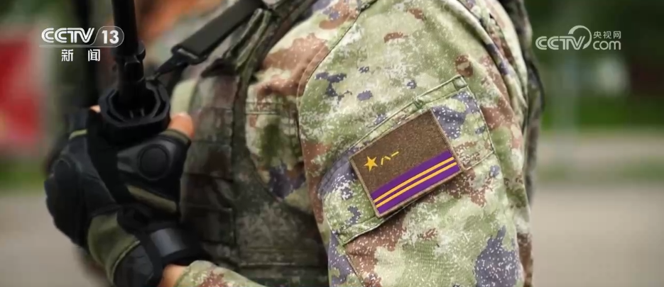 探访阅兵训练场 | 男女混编 这支方队成为训练场上一道独特且亮丽的风景线