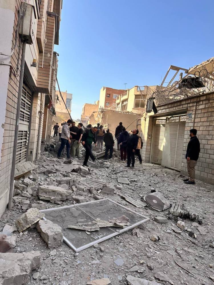 美以袭击伊朗德黑兰一处居民区