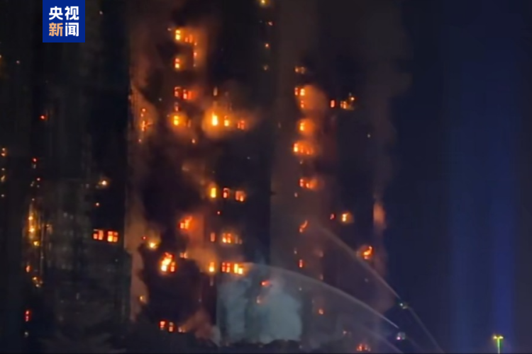 李家超：香港大埔火灾已造成至少36人遇难 火情基本受控