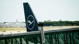 机场收到炸弹威胁 德国汉莎航空飞往印度一航班被迫返航