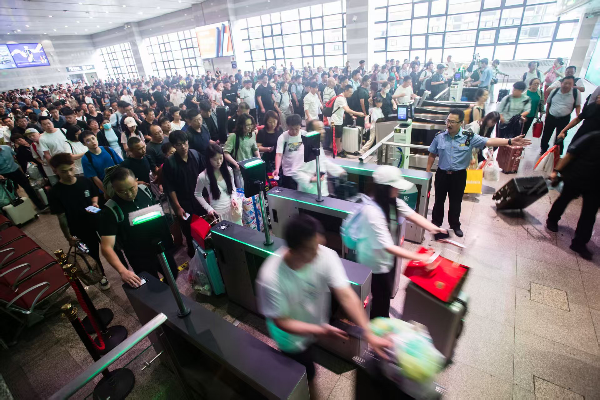 7月1日起全国铁路列车运行图调整：北京至沈阳时间缩短 环京短途、通勤效率再升级_fororder_微信图片_20250625113217