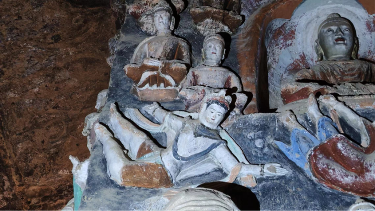 【何以中国·壁画里的中国】一位守窟人的二十年：与孤寂为伴，以赤诚守护“国宝”