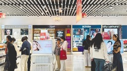 琼海博鳌免税店开启“博鳌月”迎客模式