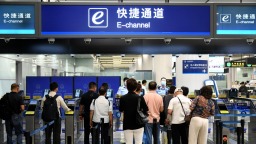 8天长假湖南空港口岸出入境人员4.3万人次，去年同期增长2.7%