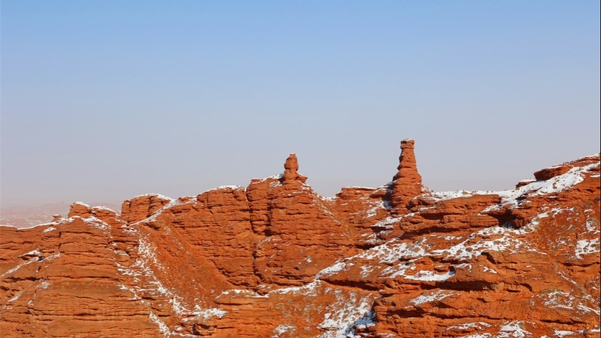 春雪后张掖平山湖大峡谷别样美