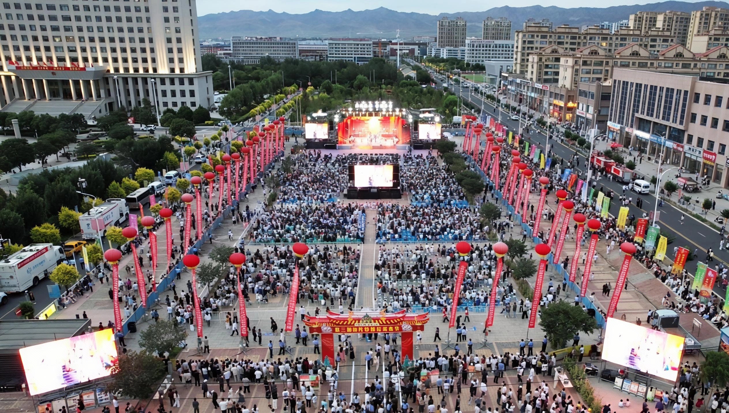 非遗美食展地方特色 文旅融合促县域发展 ——第三届山丹炒拨拉美食节盛大开幕_fororder_1754193632347_edit_149308359743667