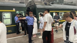 郭晶宝：从卫生兵到列车长，建军节前忆初心