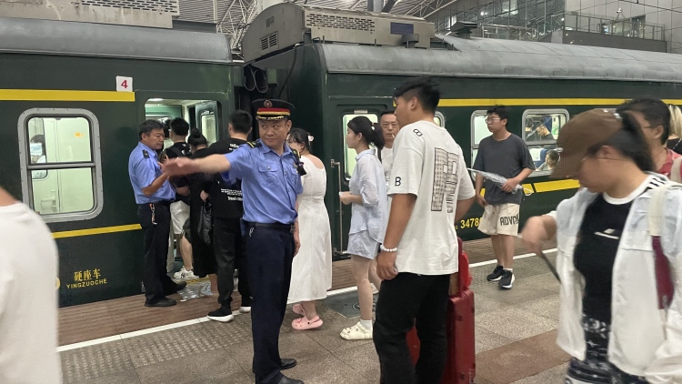 郭晶宝：从卫生兵到列车长，建军节前忆初心_fororder_6f7d300c0b06bc79435e5bf5bb22012b