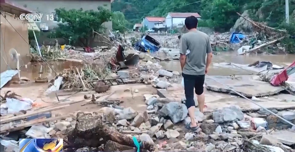 暴雨致河北承德六道河镇受灾严重 记者探访失联村庄
