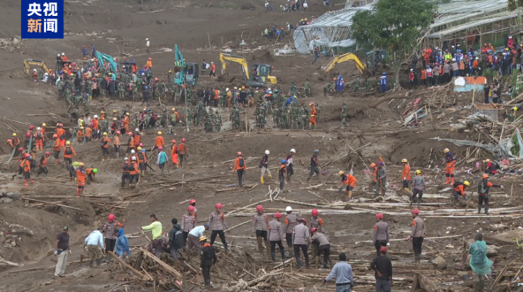 印尼山体滑坡事故搜救持续 遇难者身份待确定