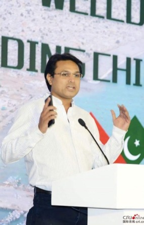 多国专家：中国两会为全球治理注入稳定性与合作动力_fororder_56e03a00c16c4135adceecafa4a07691.450x656[1]