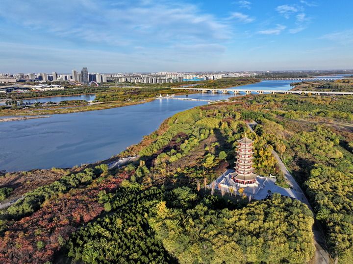 “兩山”理念改變中國引領(lǐng)時(shí)代_fororder_692746e2273746dcae8d476afb5cb08e