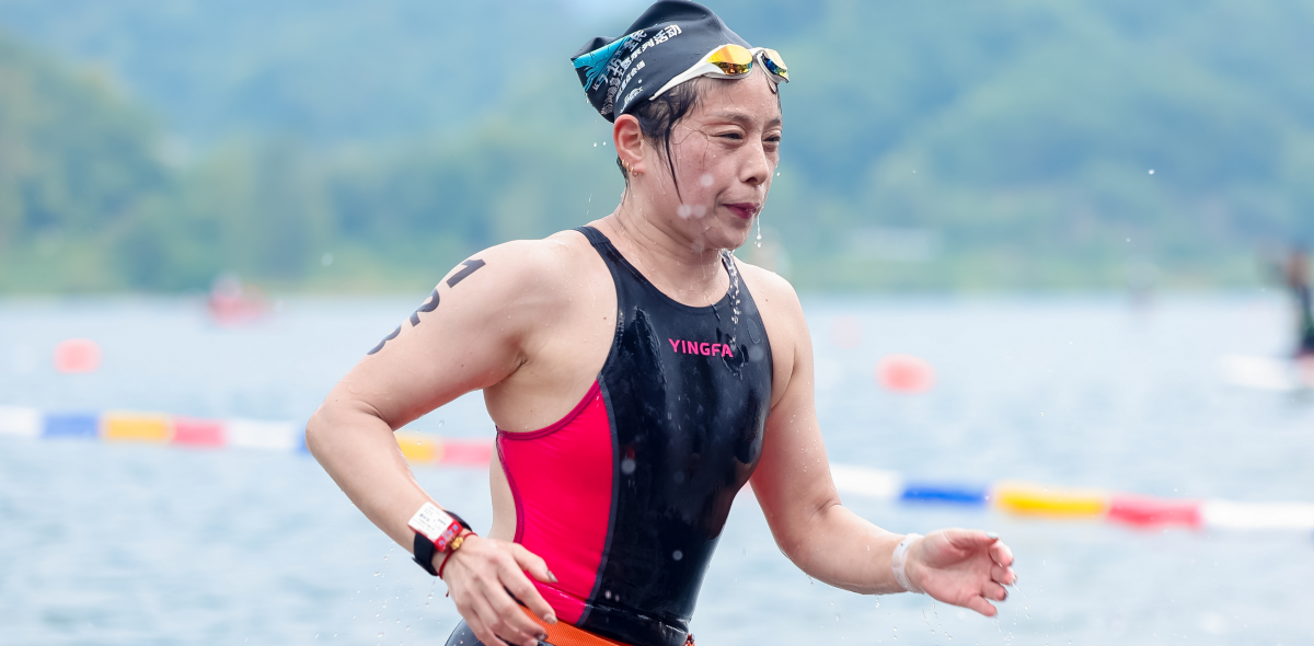 Over 2,100 Swimmers Take on the Fuchun River in Tonglu, Zhejiang, in an Electrifying Race