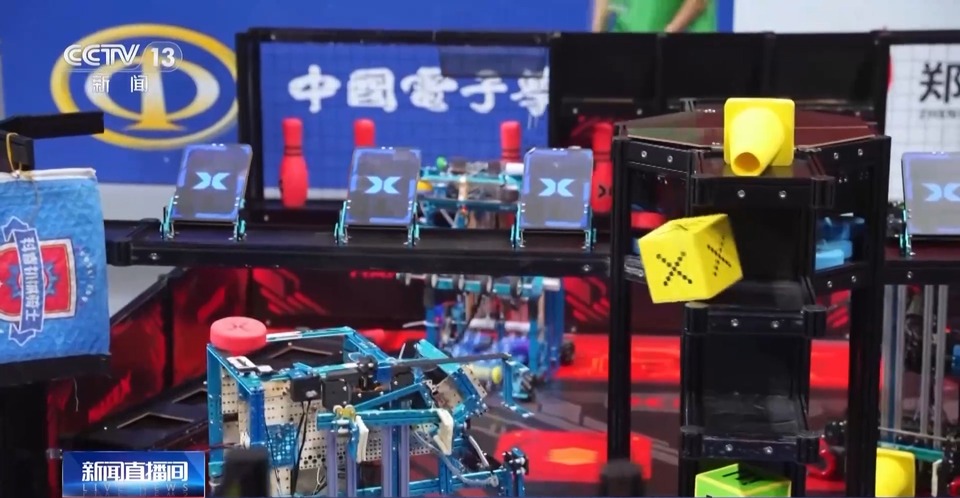 用意念操控机器人是什么感觉？ 去机器人大赛总决赛上一探究竟