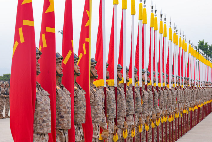 为什么战旗美如画——8位阅兵擎旗手讲述战旗背后的故事