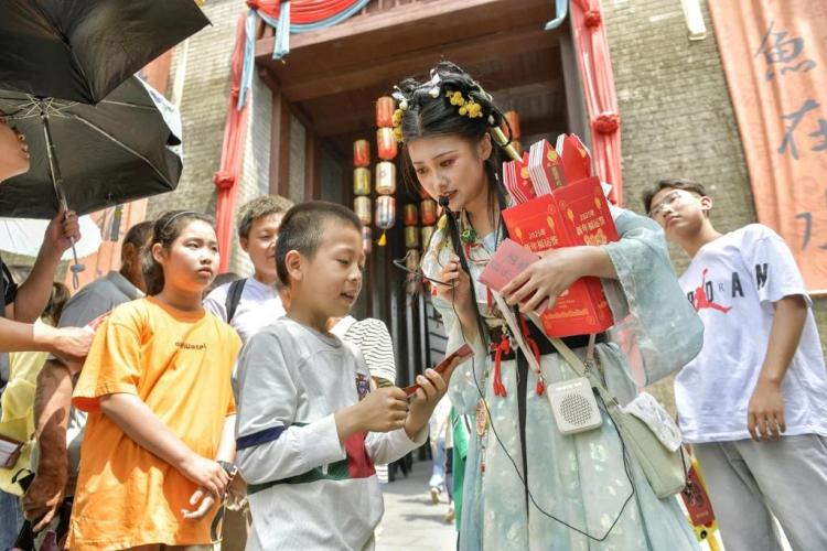 沉浸体验·AI上岗·治愈经济——这个“五一”文旅消费吹新风