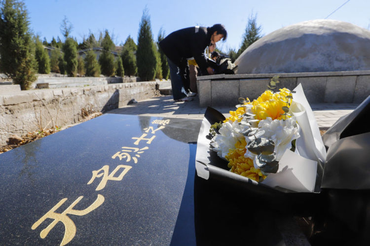 清明祭扫缅怀革命先烈