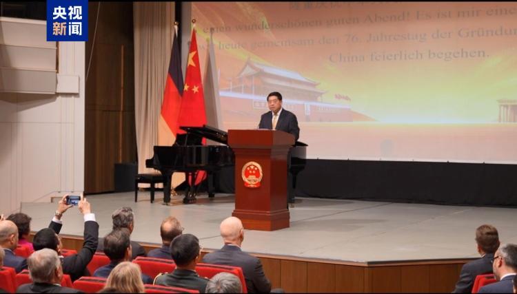 广受赞誉！《窗外是蓝星》宣传片在德国多地亮相