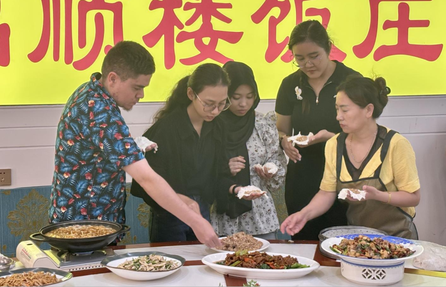International Youth Sports Study Camp Ecological Ninghe: Livestreaming Local Produce with Great Success_fororder_图片15
