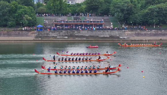 Dragon Boat Races, Flyboard Shows and Cultural Heritage Fair Bring Festive Buzz to Tonglu