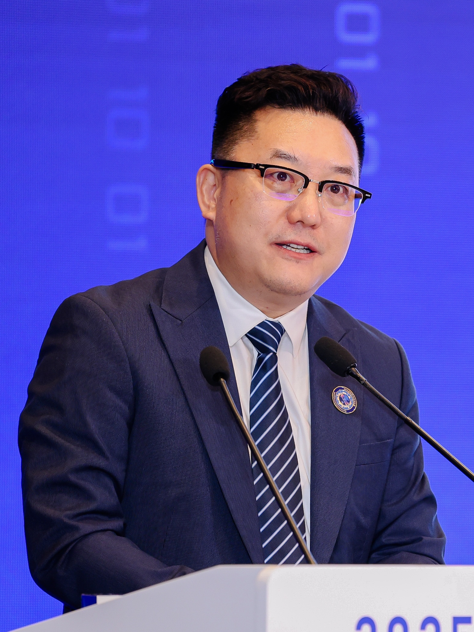 新加坡亚洲数字经济科学院院长：点赞中国标杆作用 呼吁国际合作推动数字经济发展_fororder_67a444ebf1825d4809e7fdac4709adb(1)
