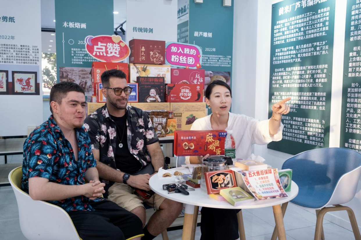 International Youth Sports Study Camp Ecological Ninghe: Livestreaming Local Produce with Great Success_fororder_图片13
