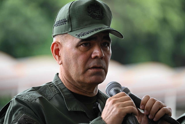 委内瑞拉防长谴责美国威胁其领空主权