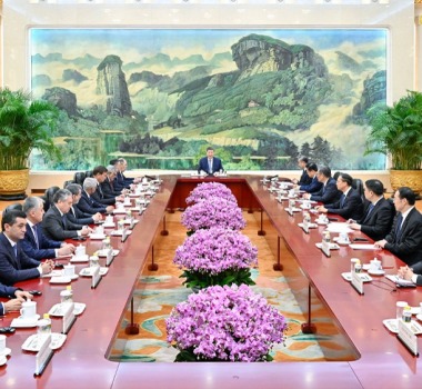 习近平以“三点建议”推动上合发展新征程_fororder_时政红底(3)