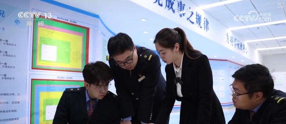 新能源汽车→油泼面、立柱架梁→联通万里，“钢铁驼队”有新变！