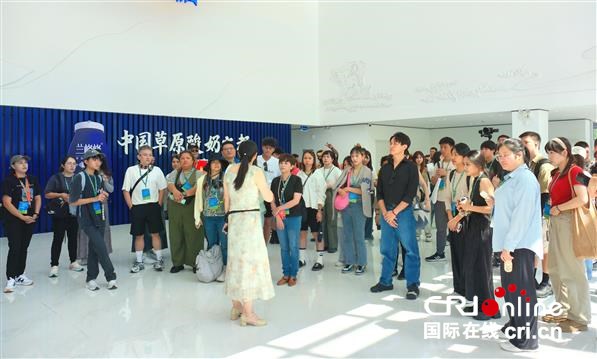 “草原之约 青春交响”两岸青年艺术交流营在内蒙古自治区乌兰察布市开营（两岸关系）_fororder_4