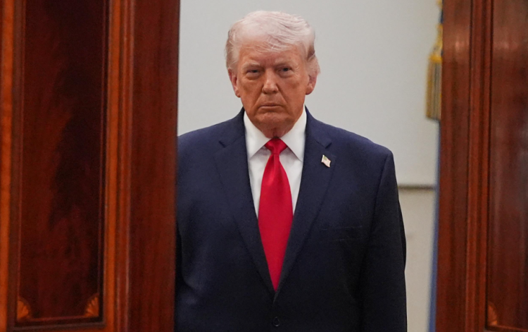 特朗普称被击落战机的第二名机组人员“身受重伤”