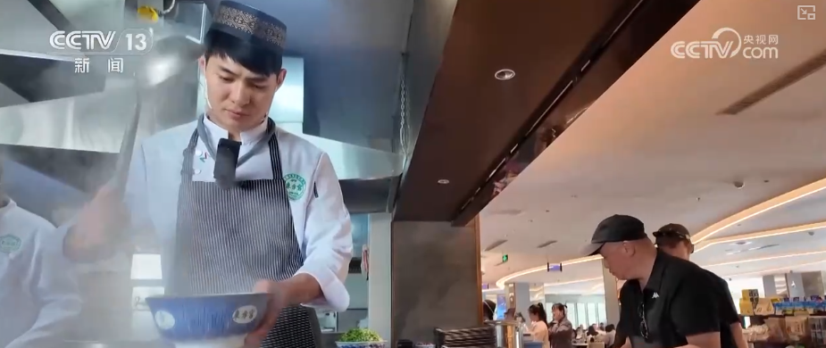 年轻人端起“新饭碗” 职业“上新”折射经济发展动能之变