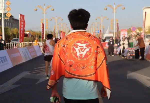 2025敦煌半程马拉松圆满落幕