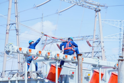 State Grid Lanzhou Power Supply Company: Main Transformer Replacement at 330kV Yongdeng Substation Enters Final Phase_fororder_图片1