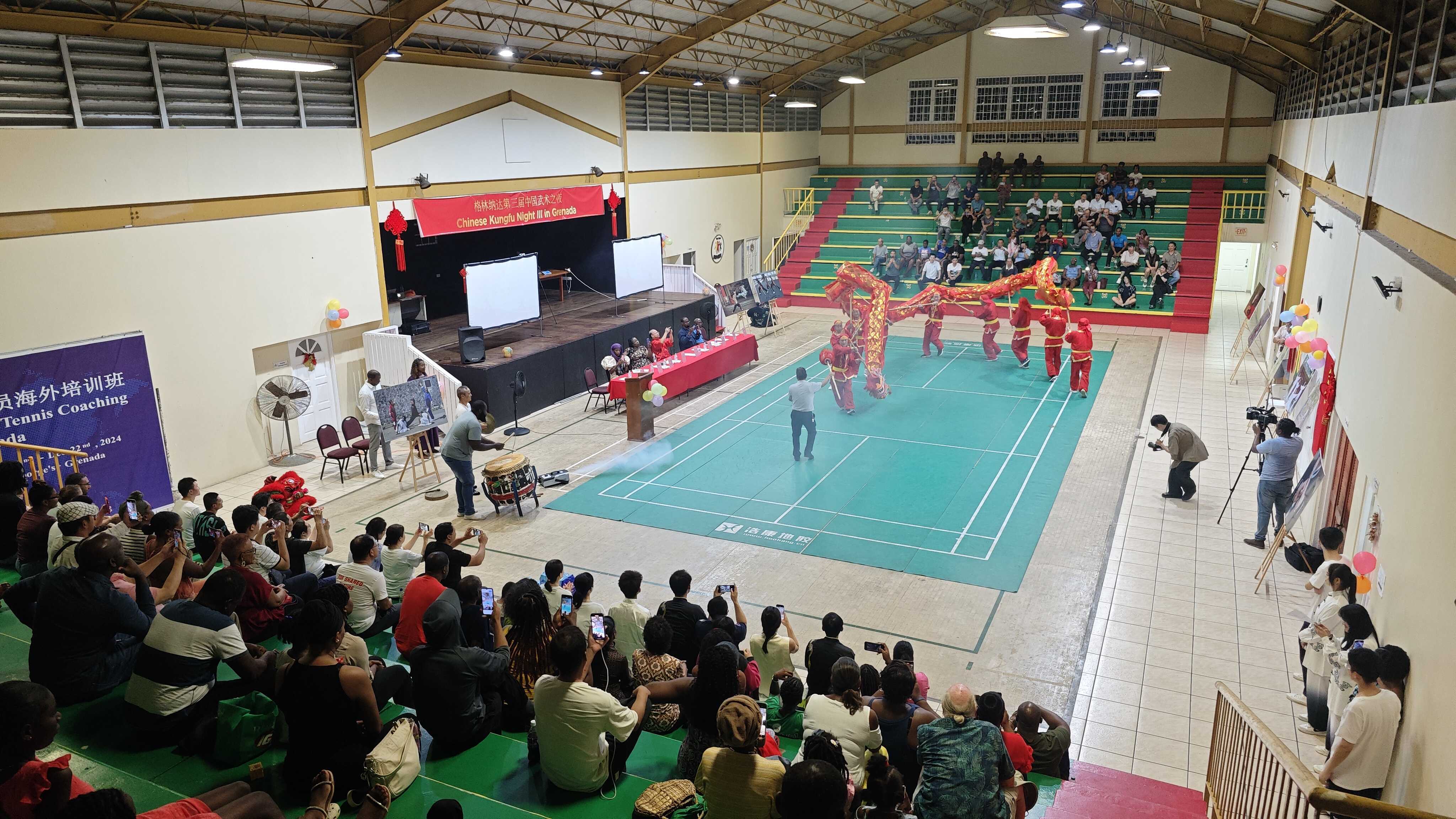 直通使领馆 | ‌从板球场到新机场：中国援建如何改变这座加勒比海岛国？