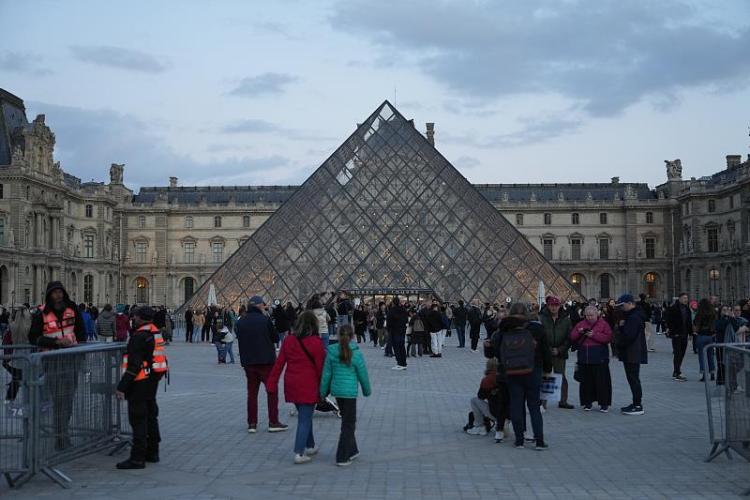 法国审计法院批评卢浮宫“重宣传 轻安全”