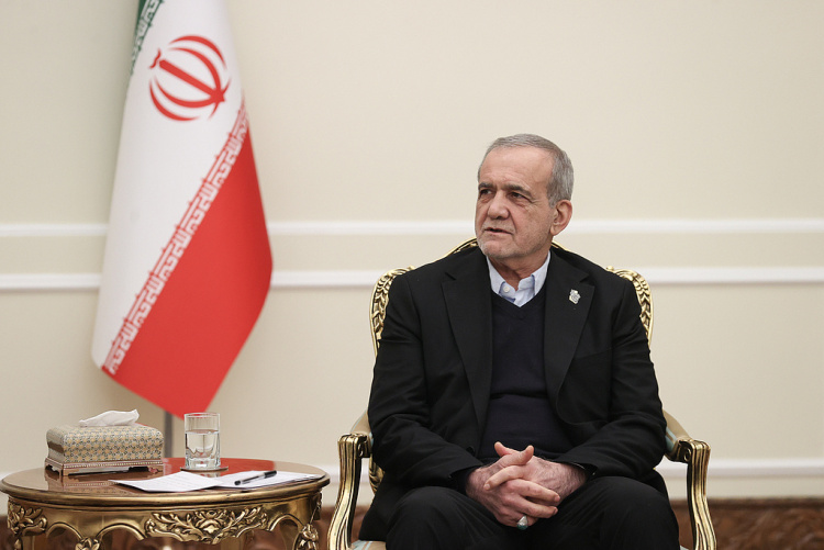 伊朗总统：一些国家已开始调解冲突