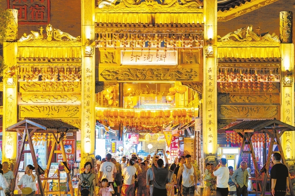 夜游湖南岳阳汴河街_fororder_res03_attpic_brief