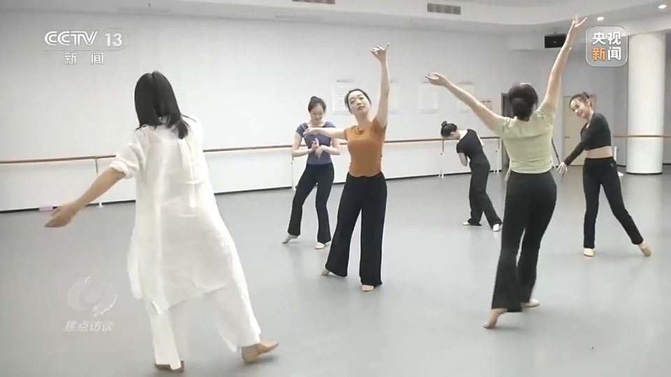 焦点访谈丨专业“上新” 人才“出新” 探寻教育新赛道