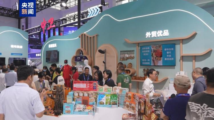 中阿博览会创新设立“外贸优品中华行”展区 各地“看家宝”亮相