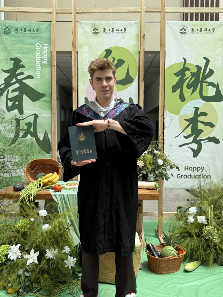 资讯有故事丨俄罗斯小伙儿为何对中国茶文化情有独钟？