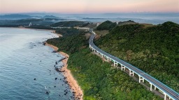 跟着俞敏洪 一起骑游万宁