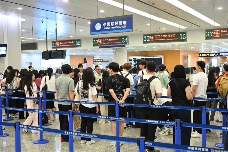 今起试行 中国单方面免签“朋友圈”再增4国