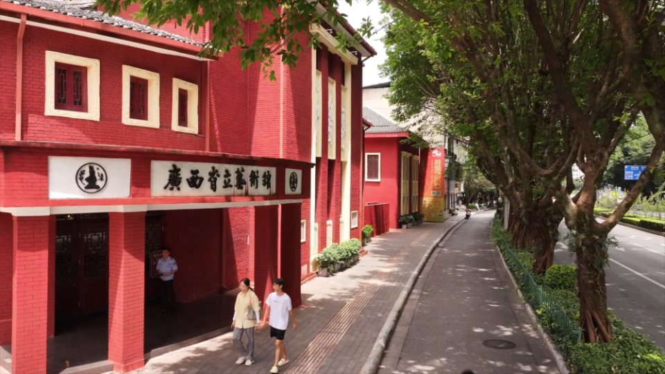 山河印记·作品背后的抗战故事｜时空回响80年 小舞台撑起民族抗战大担当_fororder_105012025091400005072