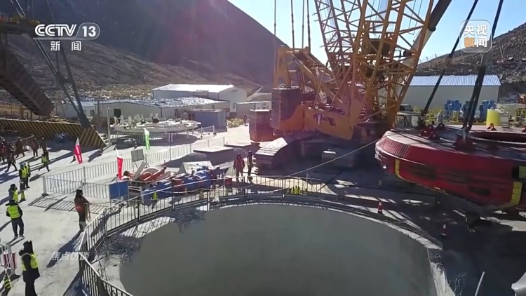 焦点访谈丨人享其行、物畅其流 中国速度依靠的是交通网络